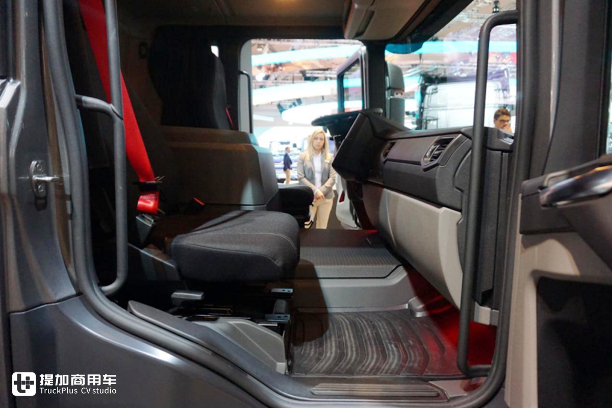 超低入口的低趴卡车,带您见识斯堪尼亚专为城市作业打造的底盘车 - 第9张 - 提加商用车网 超低入口的低趴卡车,带您见识斯堪尼亚专为城市作业打造的底盘车 - 第9张