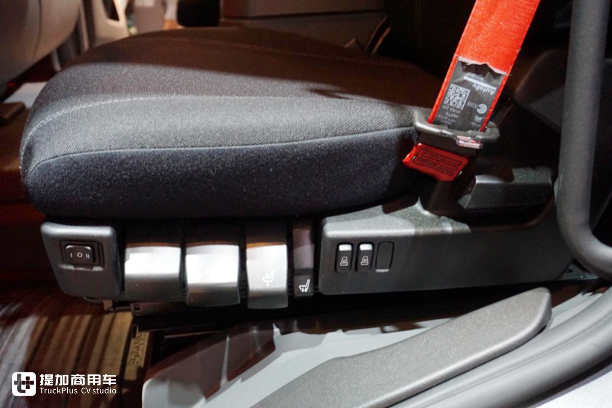 超低入口的低趴卡车,带您见识斯堪尼亚专为城市作业打造的底盘车 - 第10张 - 提加商用车网 超低入口的低趴卡车,带您见识斯堪尼亚专为城市作业打造的底盘车 - 第10张