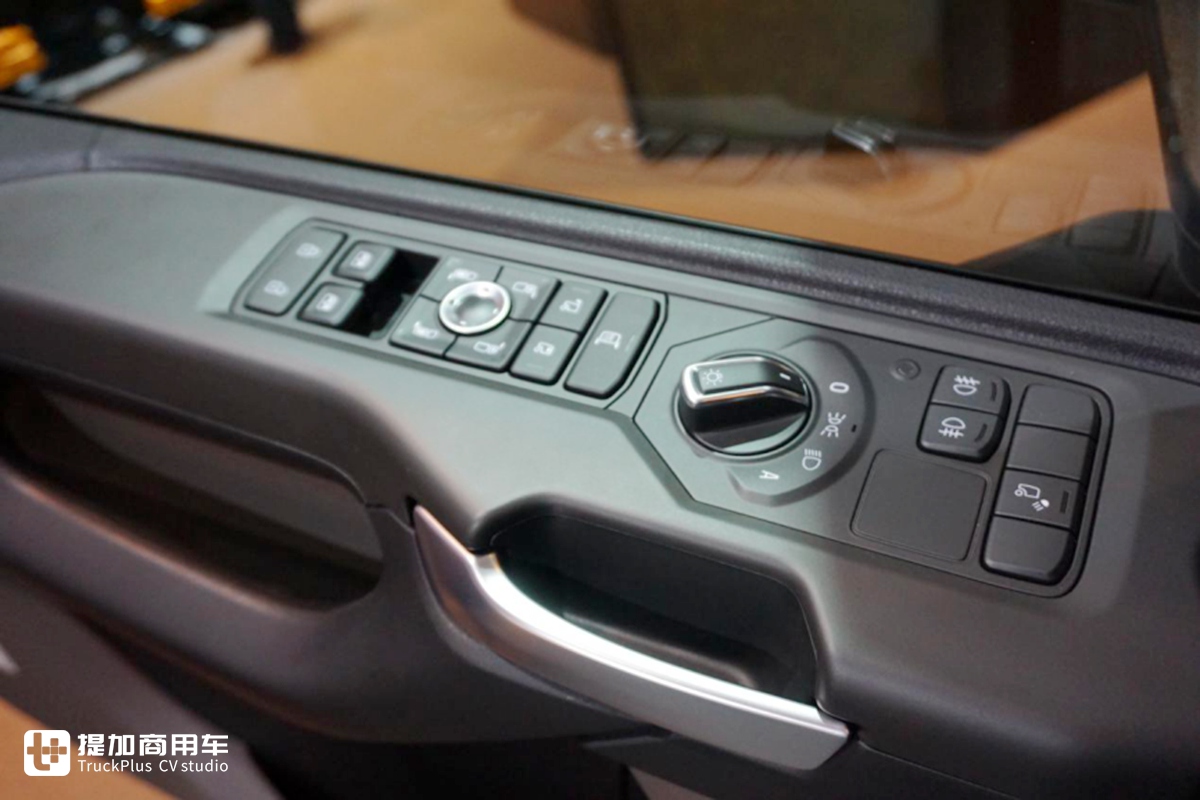 超低入口的低趴卡车,带您见识斯堪尼亚专为城市作业打造的底盘车 - 第14张 - 提加商用车网 超低入口的低趴卡车,带您见识斯堪尼亚专为城市作业打造的底盘车 - 第14张