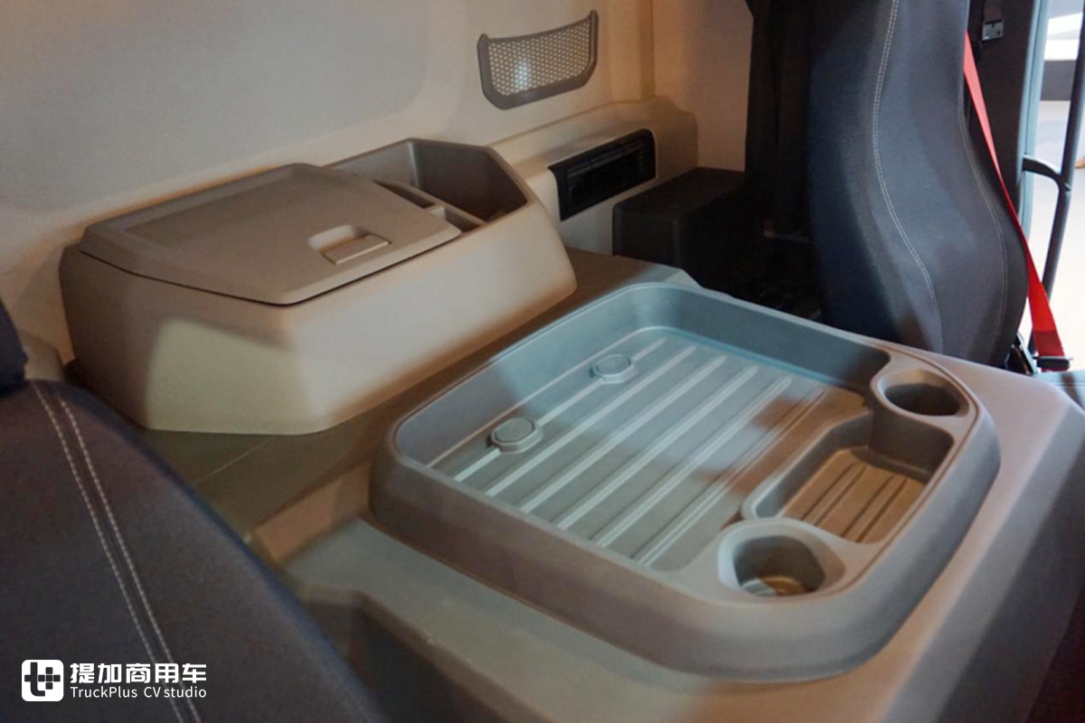 超低入口的低趴卡车,带您见识斯堪尼亚专为城市作业打造的底盘车 - 第16张 - 提加商用车网 超低入口的低趴卡车,带您见识斯堪尼亚专为城市作业打造的底盘车 - 第16张