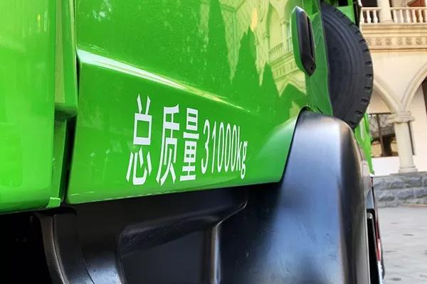 全勤汕德卡、高效王中王！汕德卡8X4法规版自卸车天津上市 - 第3张
