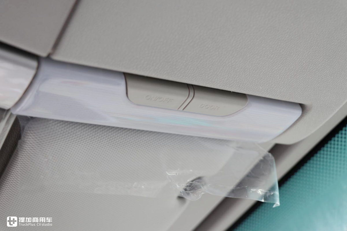 柳汽乘龙H5国六牵引车实拍,配玉柴发动机,4X2配置价格25万出头 - 第32张 - 提加商用车网 柳汽乘龙H5国六牵引车实拍,配玉柴发动机,4X2配置价格25万出头 - 第32张