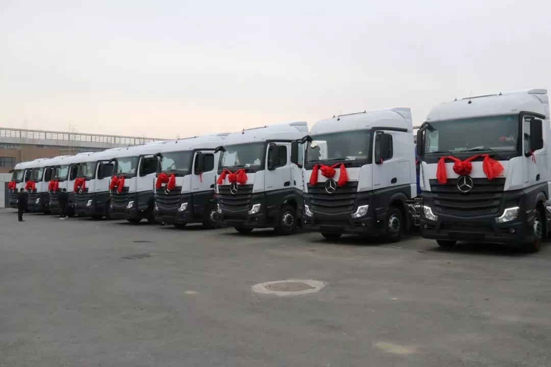 将产品和服务做到“极致”,奔驰Actros牵引车交付博岩冷藏 - 第6张 - 提加商用车网 将产品和服务做到“极致”,奔驰Actros牵引车交付博岩冷藏 - 第6张