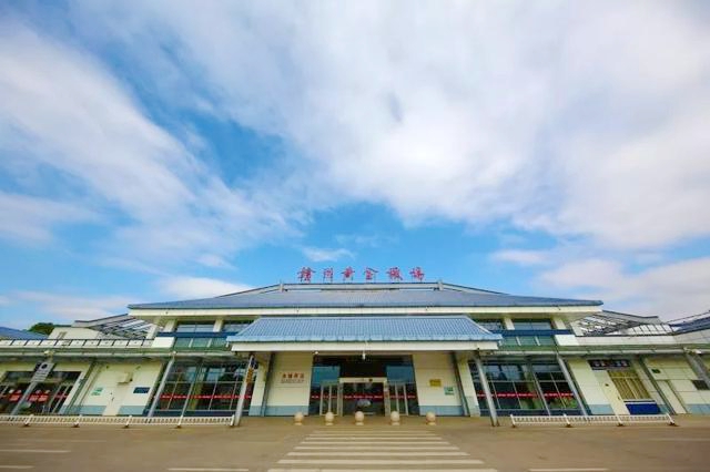 高铁时代,百辆金龙纯电动客车助力赣南老区出行新跨越 - 第4张 - 提加商用车网 高铁时代,百辆金龙纯电动客车助力赣南老区出行新跨越 - 第4张