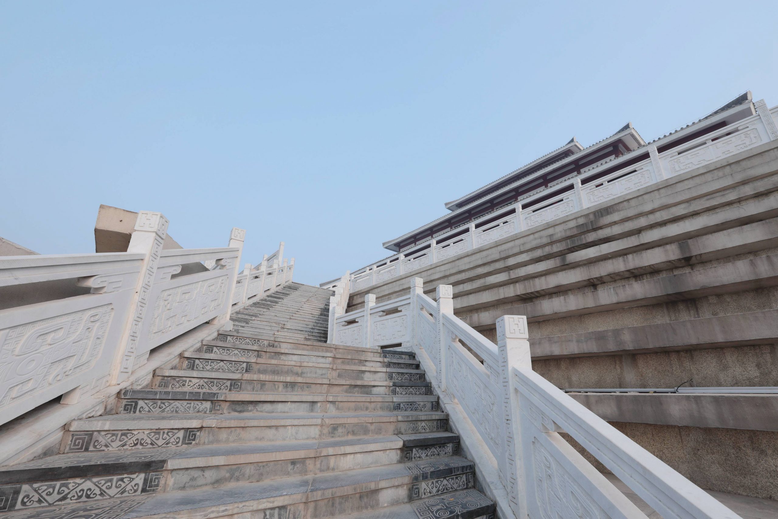 金龙阿波龙与朝歌文化园:跨越三千年文明的融汇 - 第2张 - 提加商用车网 金龙阿波龙与朝歌文化园:跨越三千年文明的融汇 - 第2张