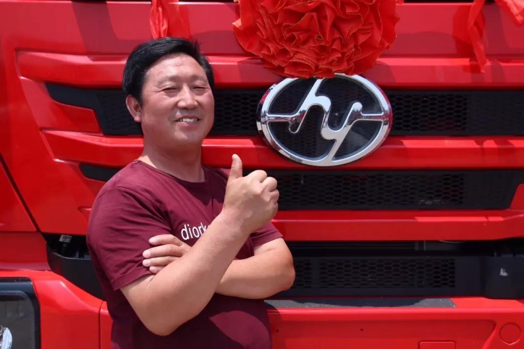 上汽红岩2019年度车型大盘点,你最中意哪款? - 第1张 - 提加商用车网 上汽红岩2019年度车型大盘点,你最中意哪款? - 第1张