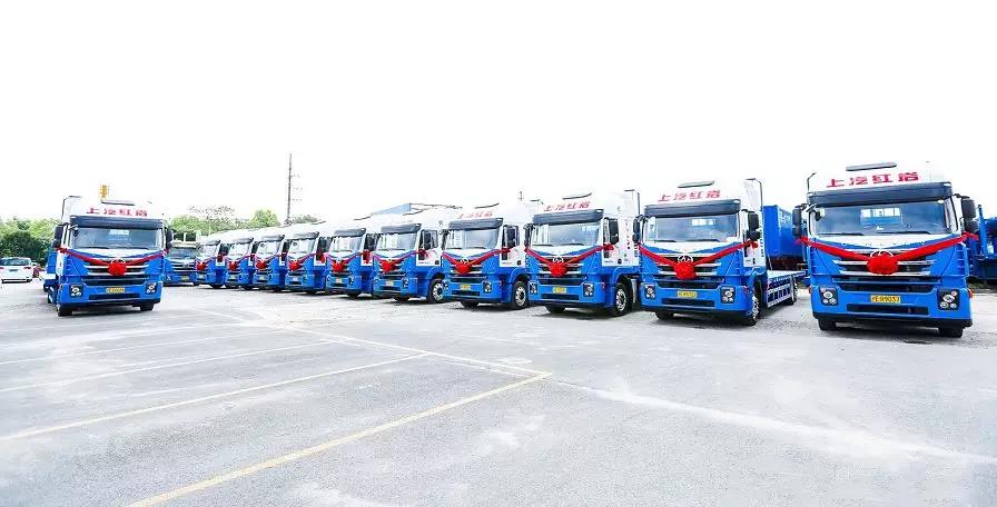 接替17.5米大板车,红岩杰狮中置轴平板列车被用户誉为“物流神器” - 第3张 - 提加商用车网 接替17.5米大板车,红岩杰狮中置轴平板列车被用户誉为“物流神器” - 第3张