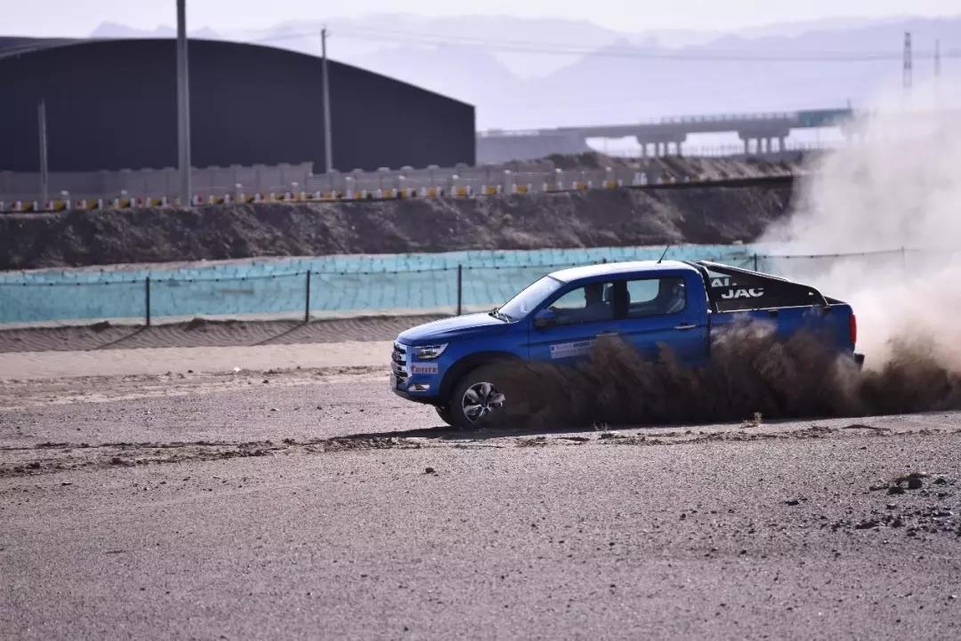 帅铃T8皮卡荣膺商用车高原巅峰挑战操控冠军 - 第6张 - 提加商用车网 帅铃T8皮卡荣膺商用车高原巅峰挑战操控冠军 - 第6张
