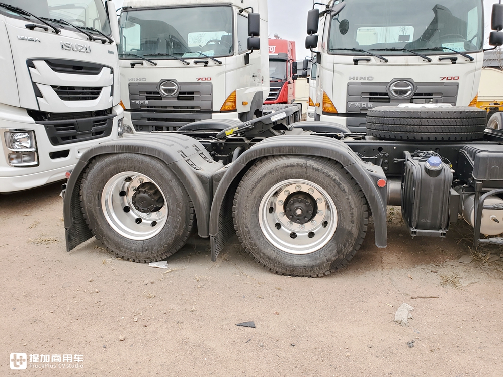 快递定制版五十铃巨咖牵引车实拍,多项配置升级,后提升桥更是亮点 - 第5张 - 提加商用车网 快递定制版五十铃巨咖牵引车实拍,多项配置升级,后提升桥更是亮点 - 第5张