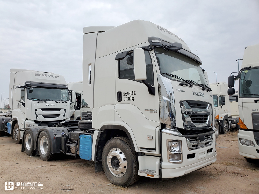 快递定制版五十铃巨咖牵引车实拍,多项配置升级,后提升桥更是亮点 - 第9张 - 提加商用车网 快递定制版五十铃巨咖牵引车实拍,多项配置升级,后提升桥更是亮点 - 第9张