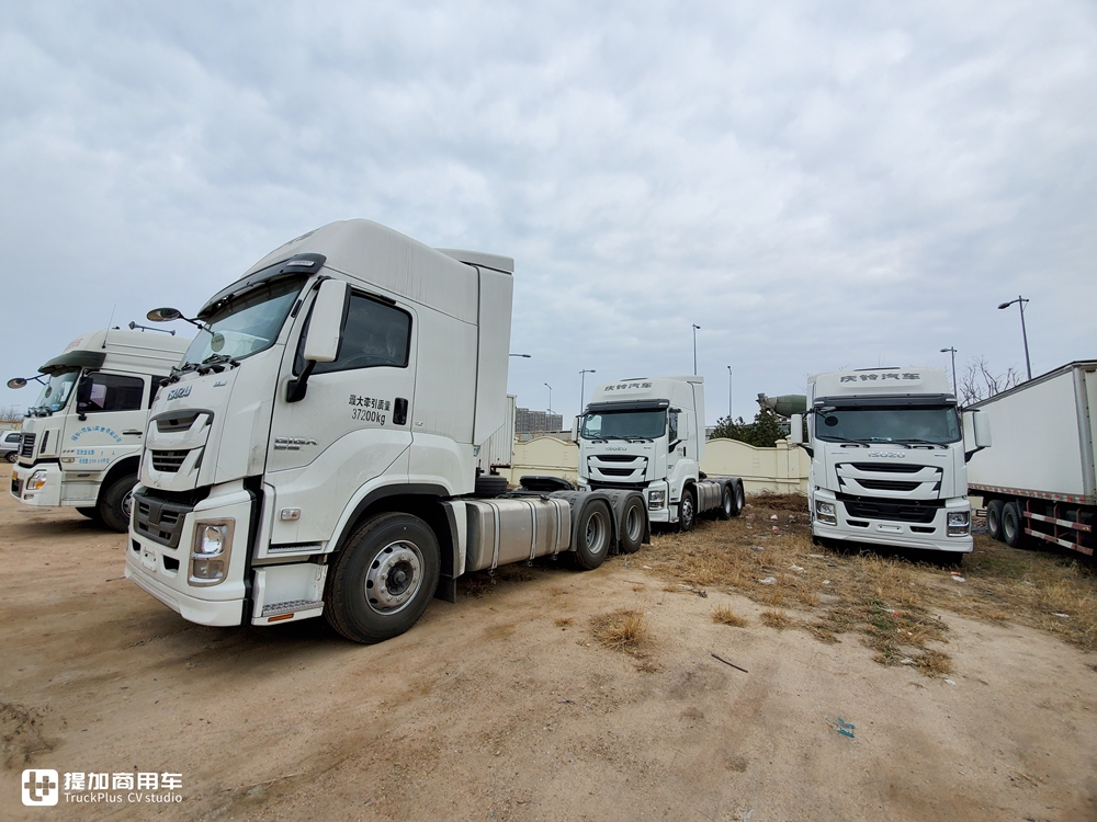 快递定制版五十铃巨咖牵引车实拍,多项配置升级,后提升桥更是亮点 - 第18张 - 提加商用车网 快递定制版五十铃巨咖牵引车实拍,多项配置升级,后提升桥更是亮点 - 第18张