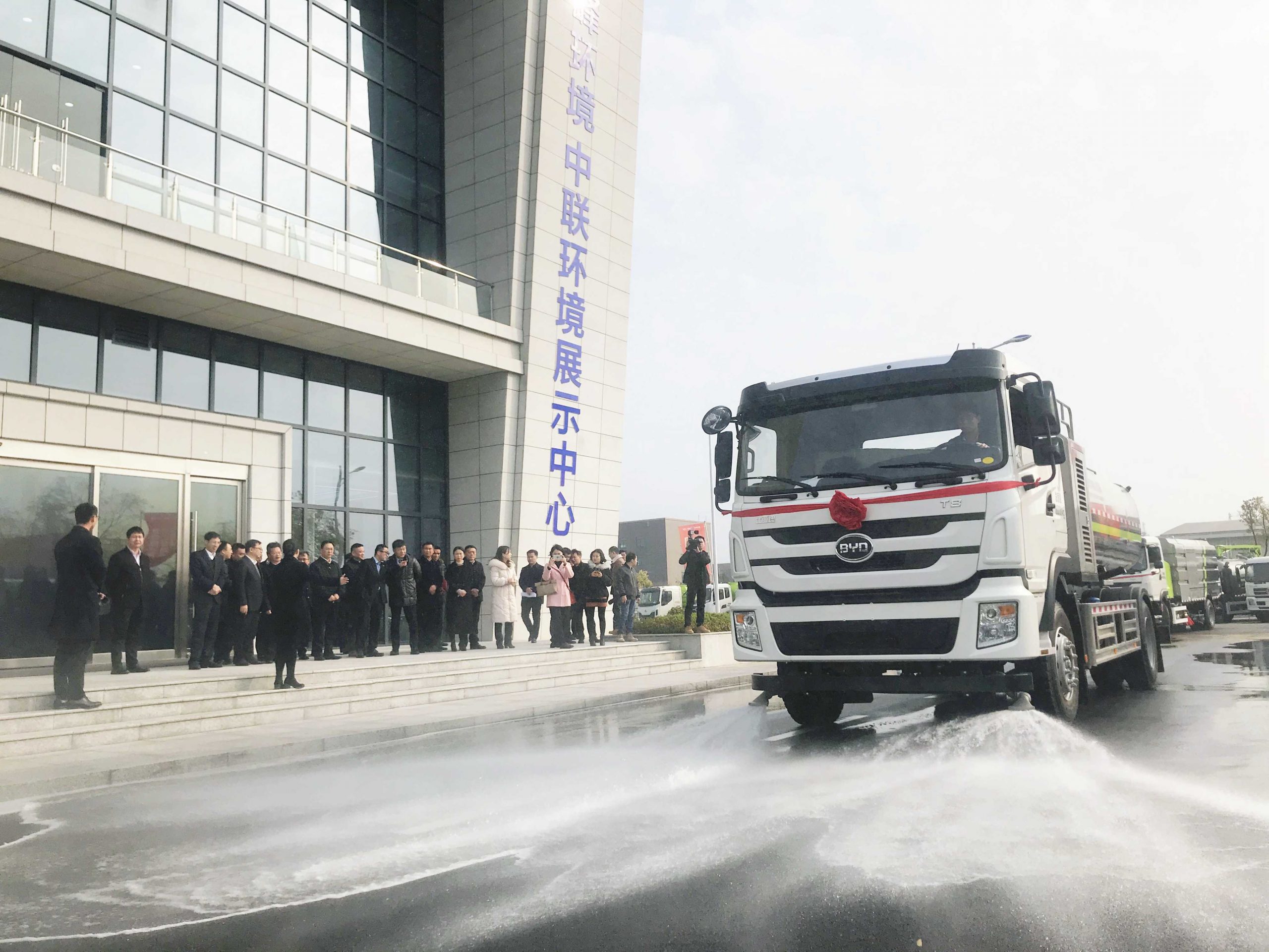 全系列新能源环卫装备长沙下线,比亚迪携手盈峰中联助力环卫设备再升级 - 第5张 - 提加商用车网 全系列新能源环卫装备长沙下线,比亚迪携手盈峰中联助力环卫设备再升级 - 第5张