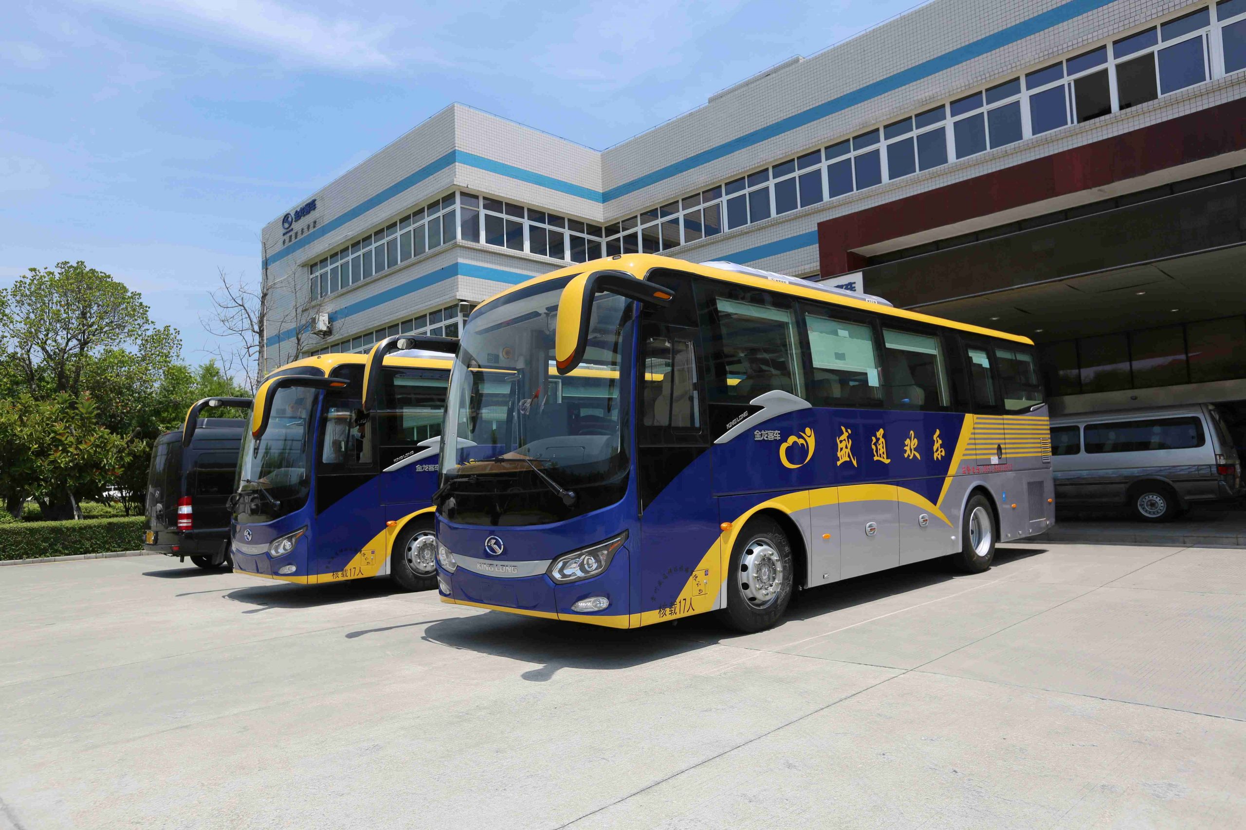 金龙捷冠3T “全能”中巴标杆 - 第5张 - 提加商用车网 金龙捷冠3T “全能”中巴标杆 - 第5张