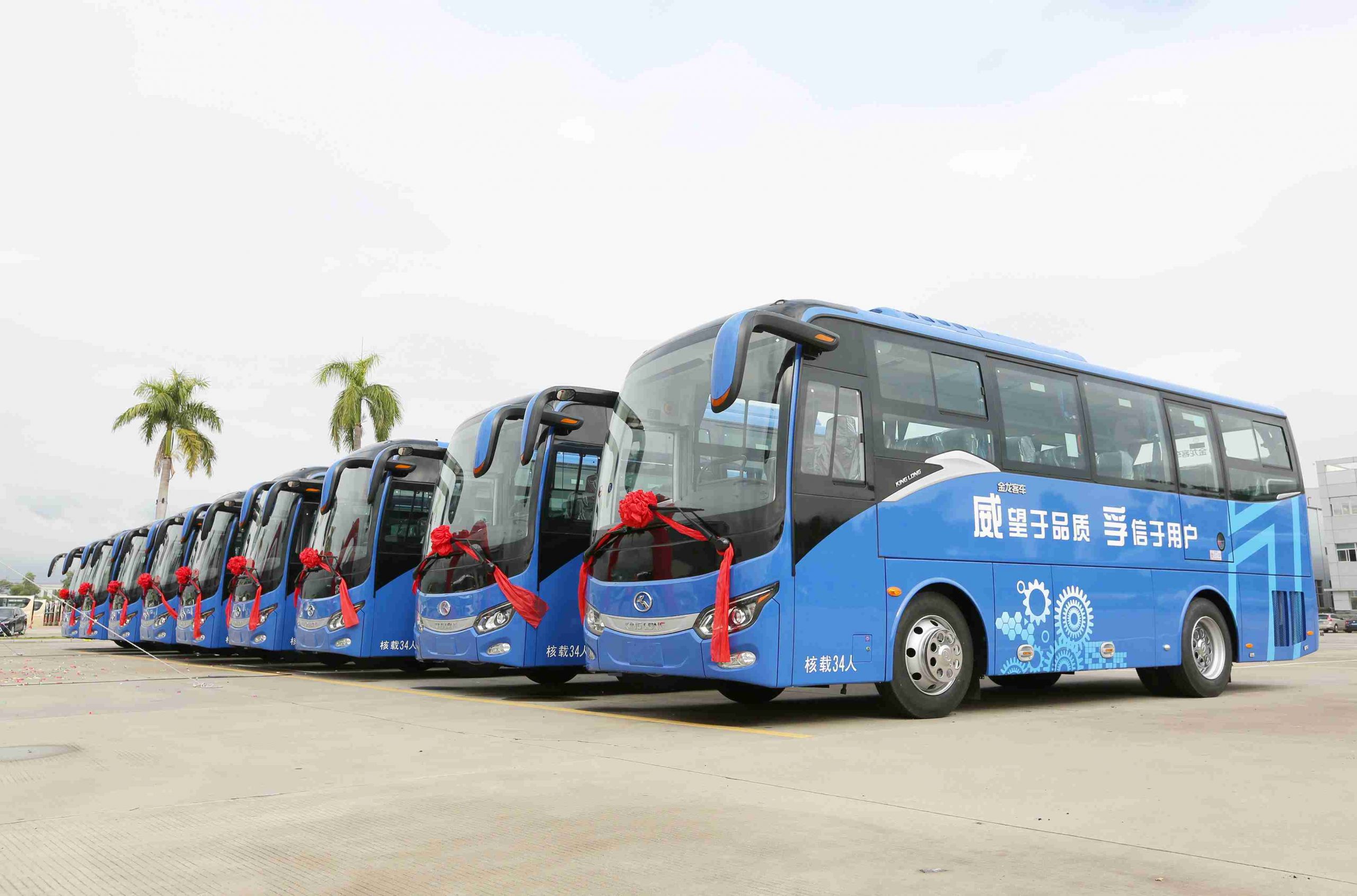 金龙捷冠3T “全能”中巴标杆 - 第1张 - 提加商用车网 金龙捷冠3T “全能”中巴标杆 - 第1张