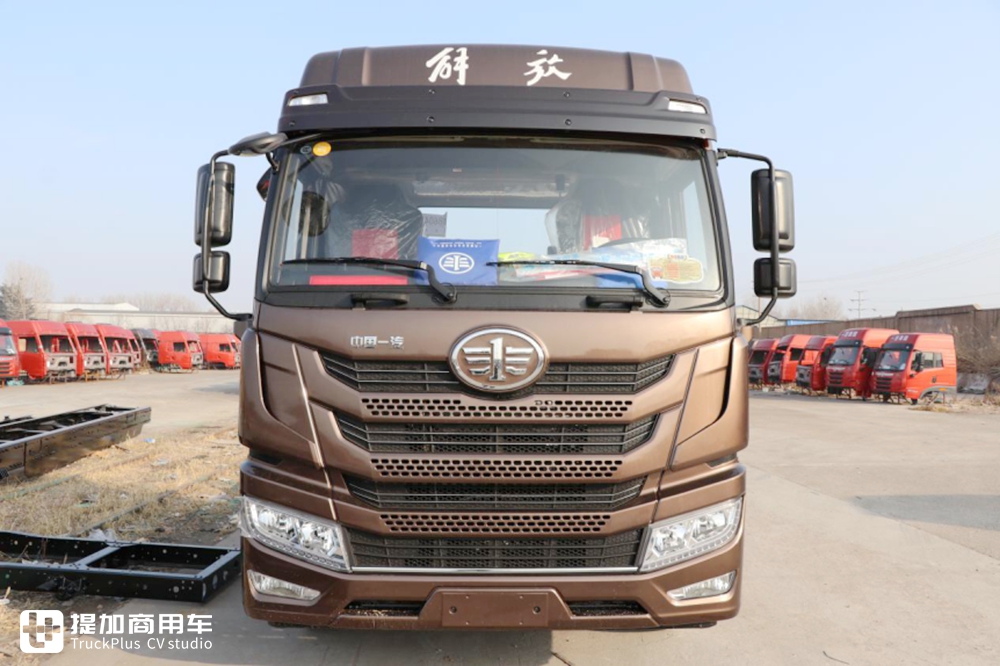 外观全新升级,驾驶室是亮点,带您看运满满定制版解放龙VH2.0 - 第2张 - 提加商用车网 外观全新升级,驾驶室是亮点,带您看运满满定制版解放龙VH2.0 - 第2张