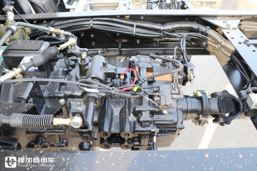 外观全新升级,驾驶室是亮点,带您看运满满定制版解放龙VH2.0 - 第35张 - 提加商用车网 外观全新升级,驾驶室是亮点,带您看运满满定制版解放龙VH2.0 - 第35张