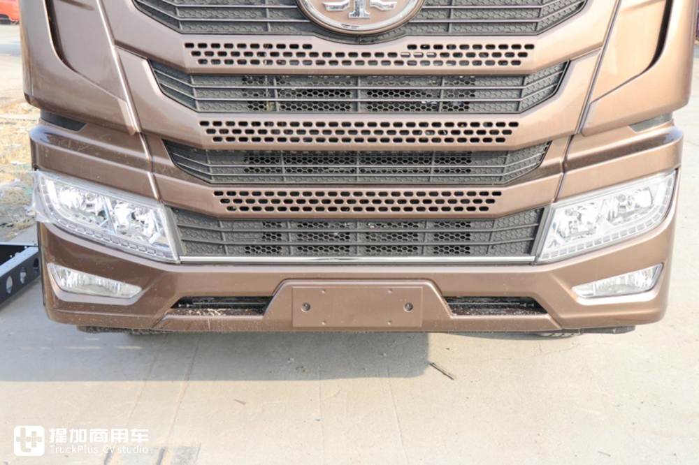 外观全新升级,驾驶室是亮点,带您看运满满定制版解放龙VH2.0 - 第5张 - 提加商用车网 外观全新升级,驾驶室是亮点,带您看运满满定制版解放龙VH2.0 - 第5张