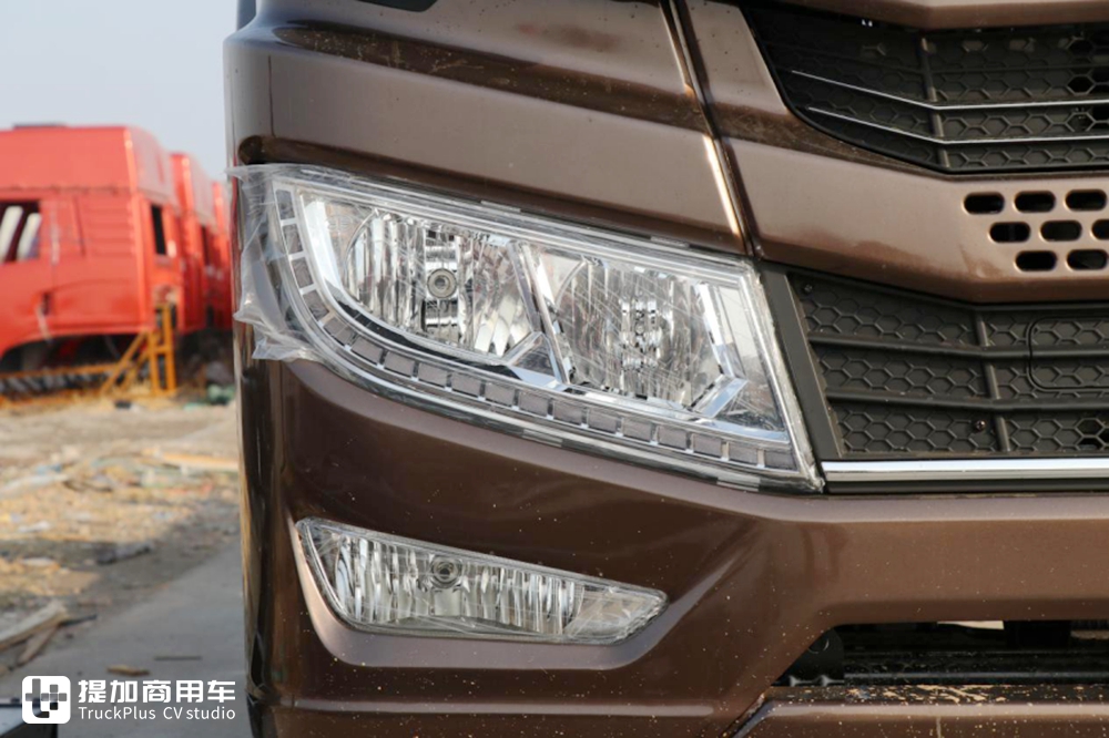 外观全新升级,驾驶室是亮点,带您看运满满定制版解放龙VH2.0 - 第6张 - 提加商用车网 外观全新升级,驾驶室是亮点,带您看运满满定制版解放龙VH2.0 - 第6张