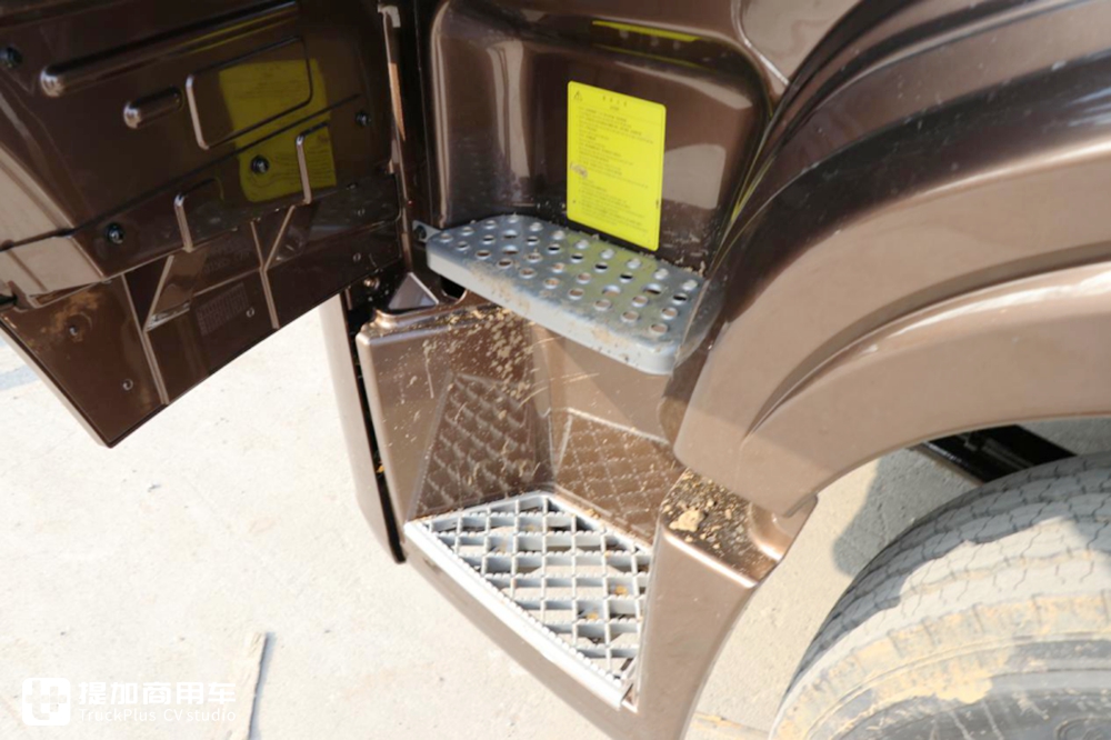 外观全新升级,驾驶室是亮点,带您看运满满定制版解放龙VH2.0 - 第14张 - 提加商用车网 外观全新升级,驾驶室是亮点,带您看运满满定制版解放龙VH2.0 - 第14张