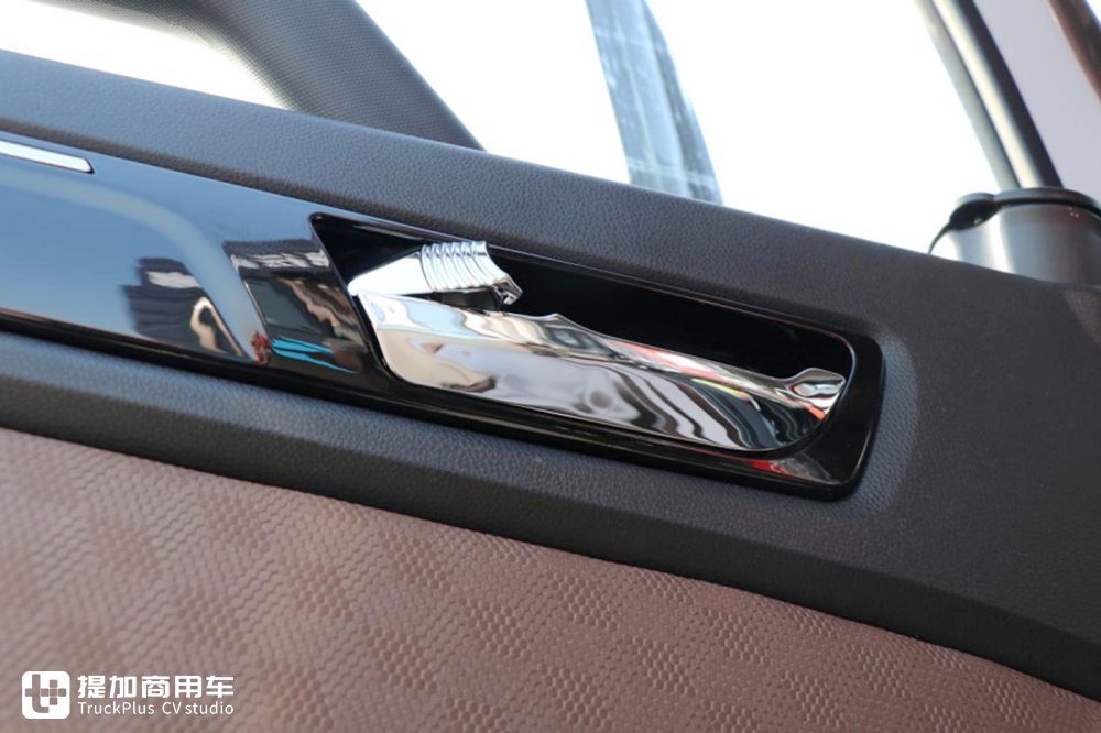 外观全新升级,驾驶室是亮点,带您看运满满定制版解放龙VH2.0 - 第24张 - 提加商用车网 外观全新升级,驾驶室是亮点,带您看运满满定制版解放龙VH2.0 - 第24张