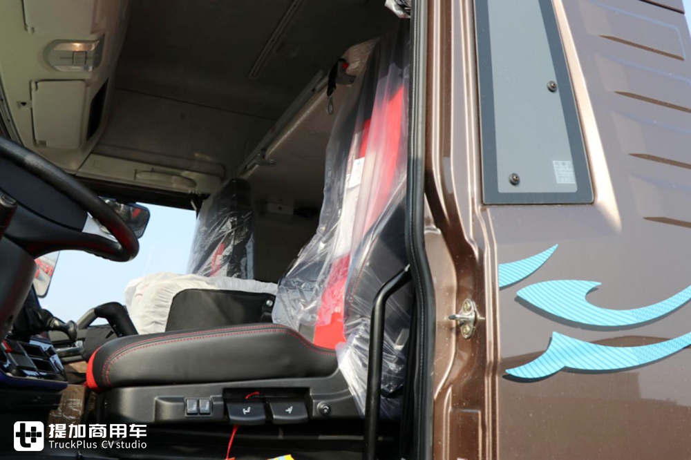 外观全新升级，驾驶室是亮点，带您看运满满定制版解放龙VH2.0 - 第15张