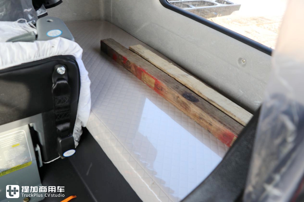 外观全新升级,驾驶室是亮点,带您看运满满定制版解放龙VH2.0 - 第30张 - 提加商用车网 外观全新升级,驾驶室是亮点,带您看运满满定制版解放龙VH2.0 - 第30张