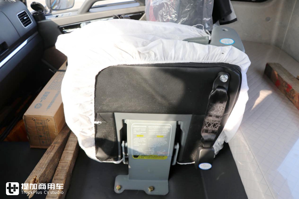 外观全新升级,驾驶室是亮点,带您看运满满定制版解放龙VH2.0 - 第29张 - 提加商用车网 外观全新升级,驾驶室是亮点,带您看运满满定制版解放龙VH2.0 - 第29张