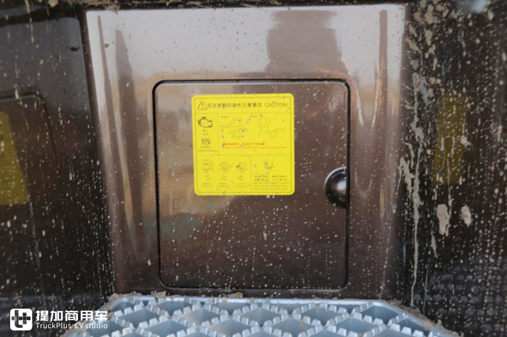 外观全新升级,驾驶室是亮点,带您看运满满定制版解放龙VH2.0 - 第13张 - 提加商用车网 外观全新升级,驾驶室是亮点,带您看运满满定制版解放龙VH2.0 - 第13张