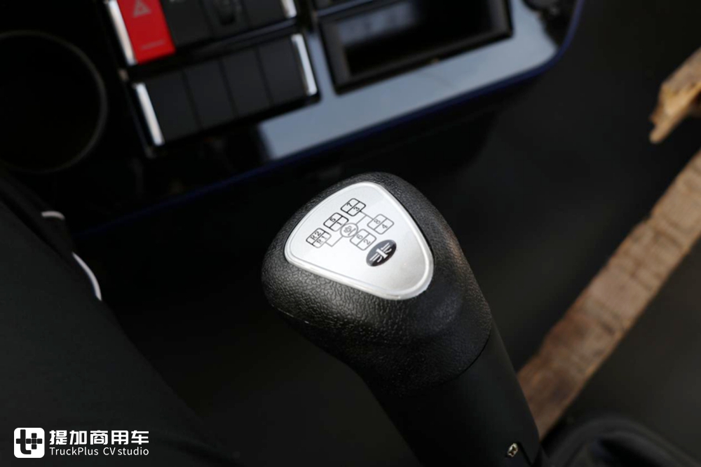外观全新升级,驾驶室是亮点,带您看运满满定制版解放龙VH2.0 - 第34张 - 提加商用车网 外观全新升级,驾驶室是亮点,带您看运满满定制版解放龙VH2.0 - 第34张