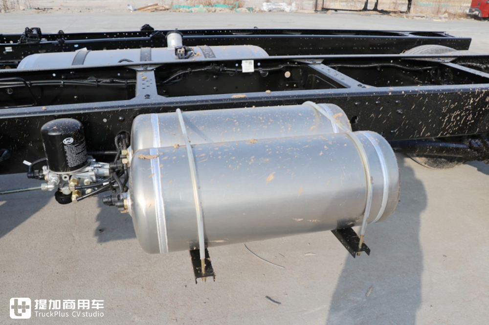 外观全新升级,驾驶室是亮点,带您看运满满定制版解放龙VH2.0 - 第37张 - 提加商用车网 外观全新升级,驾驶室是亮点,带您看运满满定制版解放龙VH2.0 - 第37张