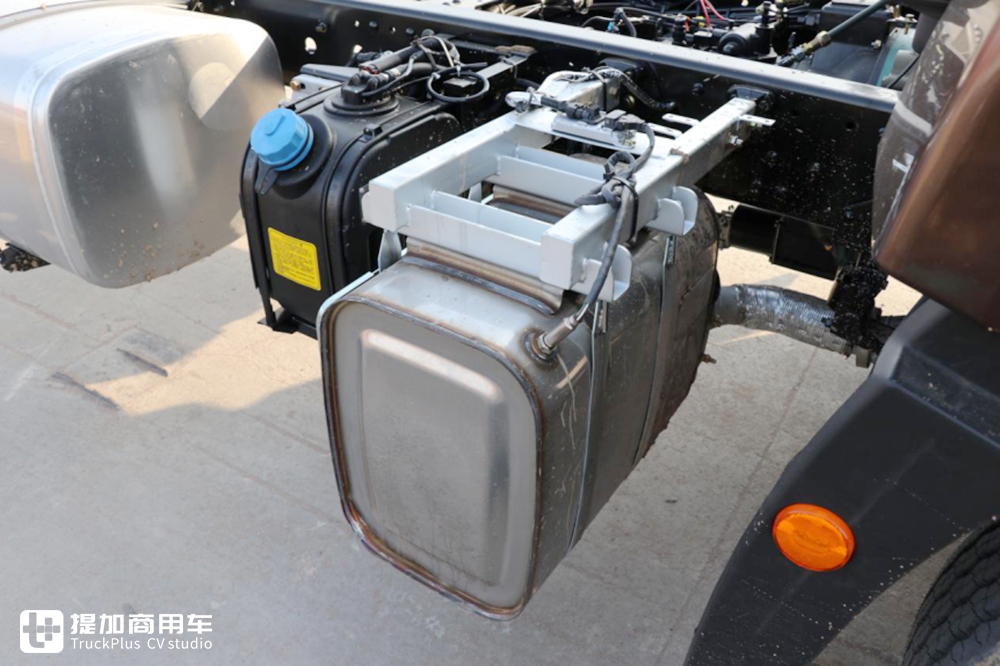 外观全新升级,驾驶室是亮点,带您看运满满定制版解放龙VH2.0 - 第39张 - 提加商用车网 外观全新升级,驾驶室是亮点,带您看运满满定制版解放龙VH2.0 - 第39张