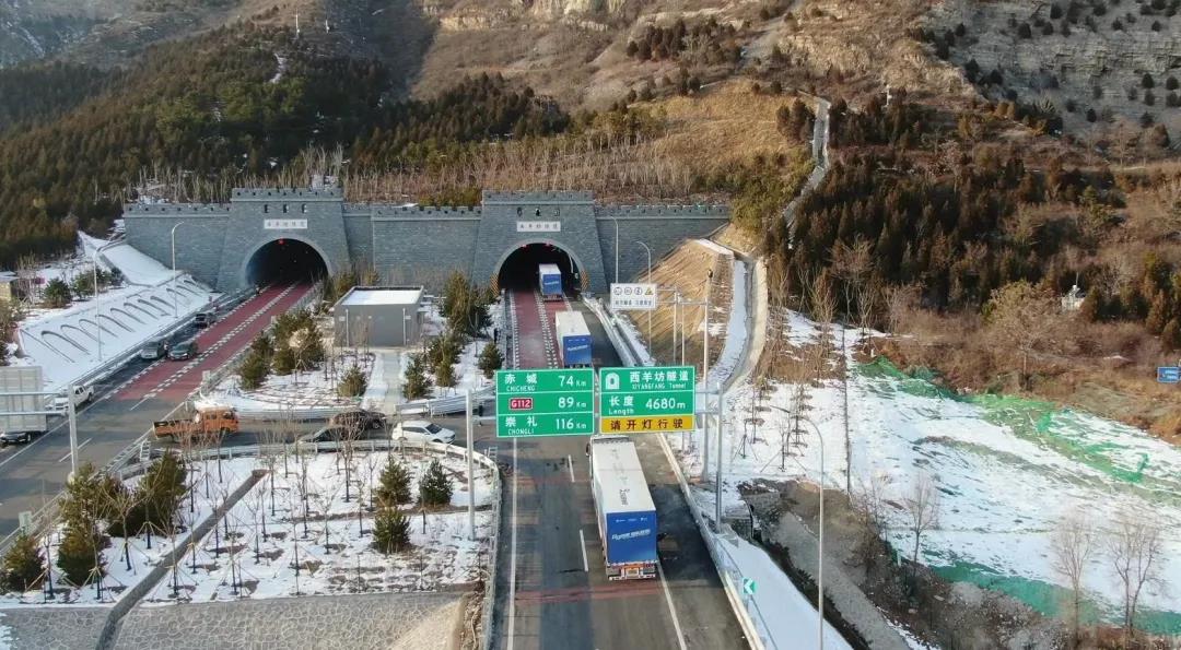 全国首例!福田汽车顺利完成自动驾驶列队跟驰演示 - 第2张 - 提加商用车网 全国首例!福田汽车顺利完成自动驾驶列队跟驰演示 - 第2张