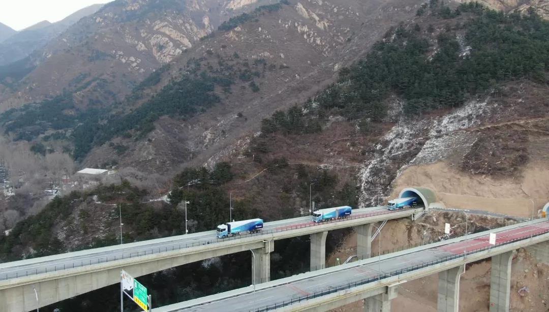 全国首例!福田汽车顺利完成自动驾驶列队跟驰演示 - 第4张 - 提加商用车网 全国首例!福田汽车顺利完成自动驾驶列队跟驰演示 - 第4张