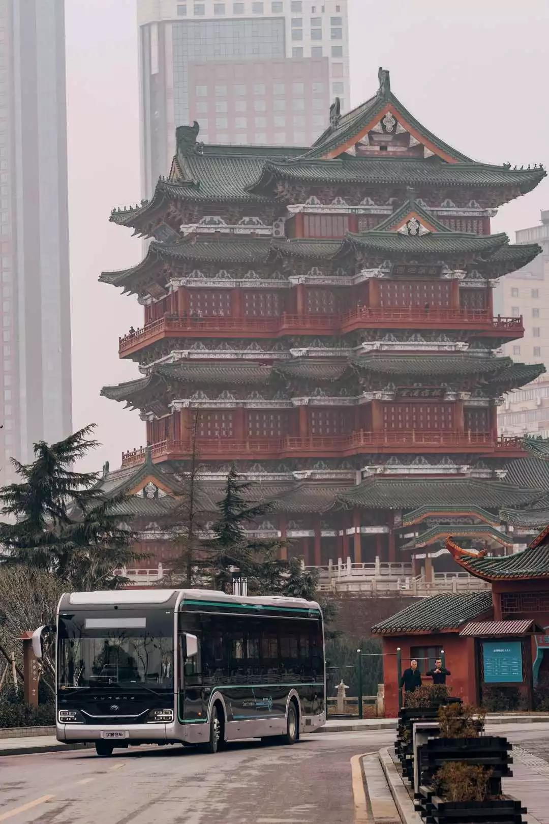 宇通高端智能网联公交车U12亮相南昌 - 第4张 - 提加商用车网 宇通高端智能网联公交车U12亮相南昌 - 第4张