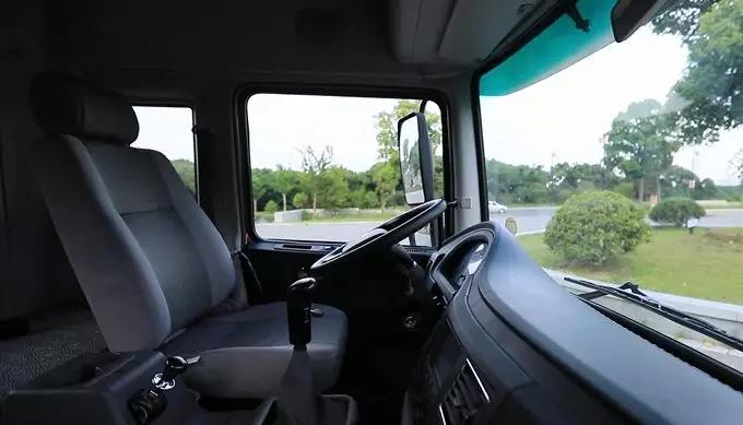 漫步物流园,透过东风多利卡D9看看物流人每天都在做些啥? - 第4张 - 提加商用车网 漫步物流园,透过东风多利卡D9看看物流人每天都在做些啥? - 第4张