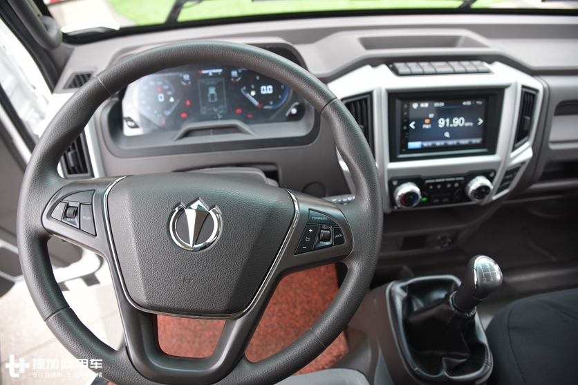 2020款飞碟奥驰V3实拍,豪华内饰,配可翻转卧铺,舒适度再升级 - 第6张 - 提加商用车网 2020款飞碟奥驰V3实拍,豪华内饰,配可翻转卧铺,舒适度再升级 - 第6张