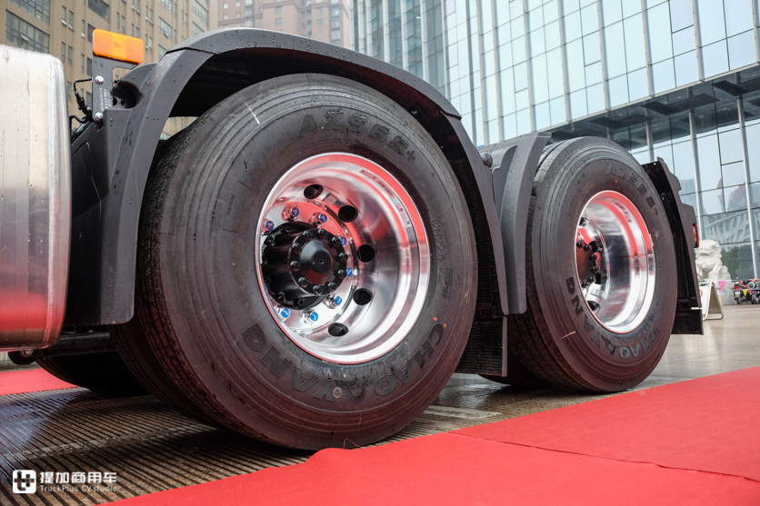 真正可以比拼欧卡的国产旗舰卡车,实拍高配版格尔发K7,配置真到位! - 第8张 - 提加商用车网 真正可以比拼欧卡的国产旗舰卡车,实拍高配版格尔发K7,配置真到位! - 第8张