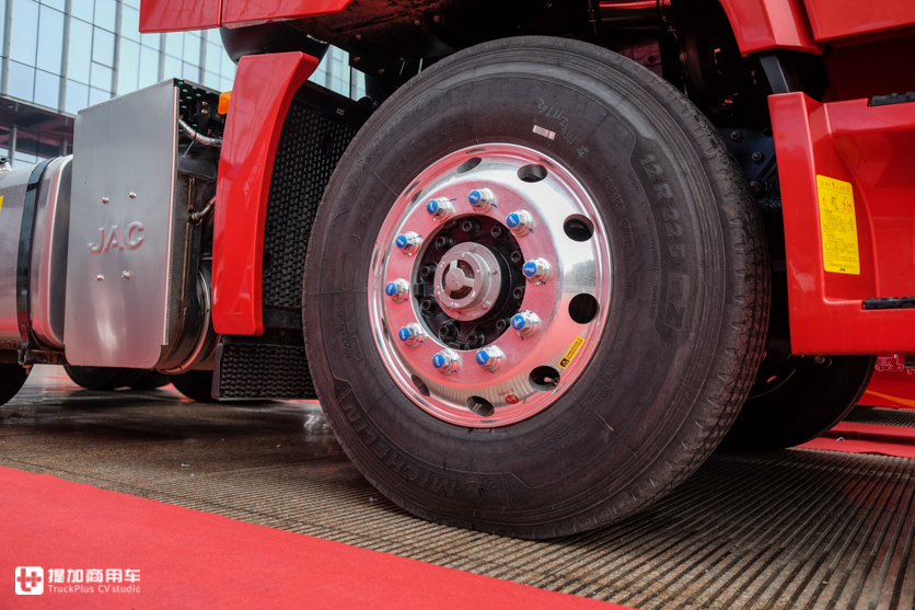 真正可以比拼欧卡的国产旗舰卡车,实拍高配版格尔发K7,配置真到位! - 第9张 - 提加商用车网 真正可以比拼欧卡的国产旗舰卡车,实拍高配版格尔发K7,配置真到位! - 第9张