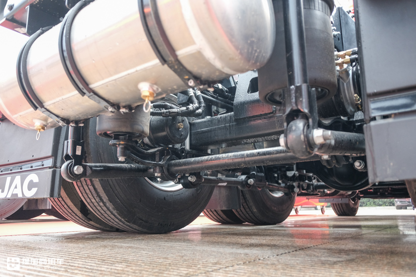 真正可以比拼欧卡的国产旗舰卡车,实拍高配版格尔发K7,配置真到位! - 第10张 - 提加商用车网 真正可以比拼欧卡的国产旗舰卡车,实拍高配版格尔发K7,配置真到位! - 第10张