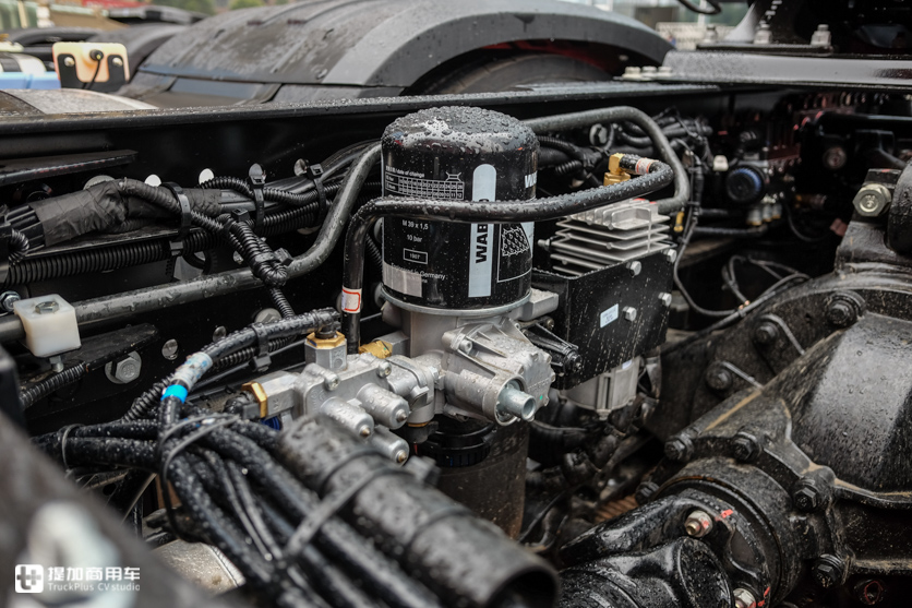 真正可以比拼欧卡的国产旗舰卡车,实拍高配版格尔发K7,配置真到位! - 第11张 - 提加商用车网 真正可以比拼欧卡的国产旗舰卡车,实拍高配版格尔发K7,配置真到位! - 第11张