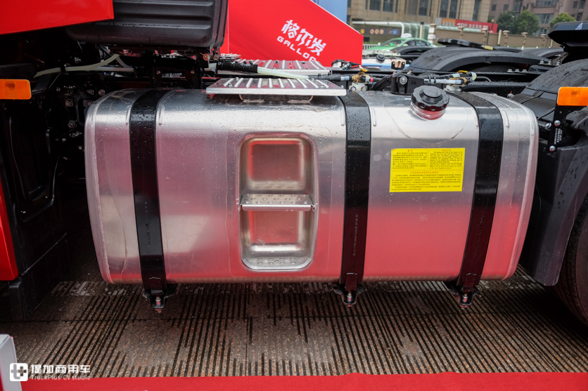 真正可以比拼欧卡的国产旗舰卡车,实拍高配版格尔发K7,配置真到位! - 第12张 - 提加商用车网 真正可以比拼欧卡的国产旗舰卡车,实拍高配版格尔发K7,配置真到位! - 第12张