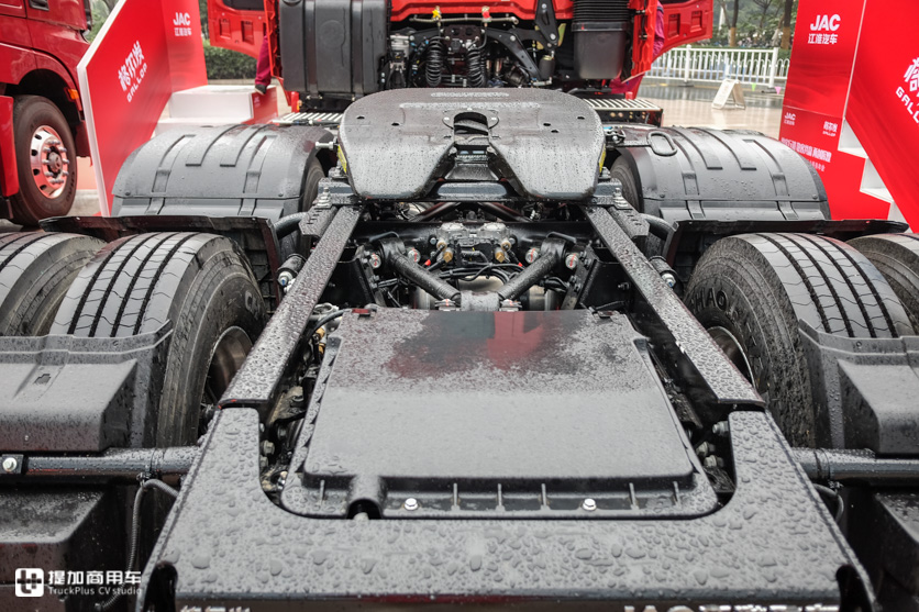 真正可以比拼欧卡的国产旗舰卡车,实拍高配版格尔发K7,配置真到位! - 第16张 - 提加商用车网 真正可以比拼欧卡的国产旗舰卡车,实拍高配版格尔发K7,配置真到位! - 第16张