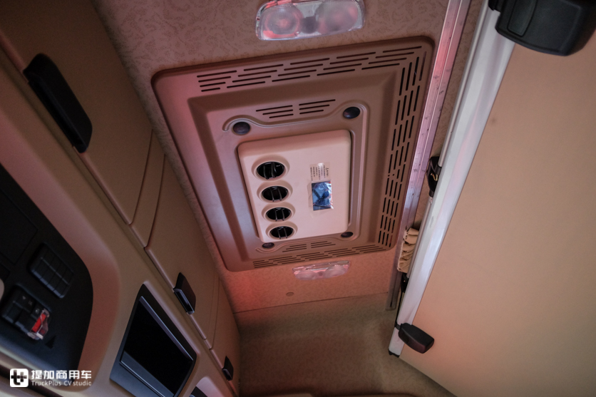 真正可以比拼欧卡的国产旗舰卡车,实拍高配版格尔发K7,配置真到位! - 第21张 - 提加商用车网 真正可以比拼欧卡的国产旗舰卡车,实拍高配版格尔发K7,配置真到位! - 第21张