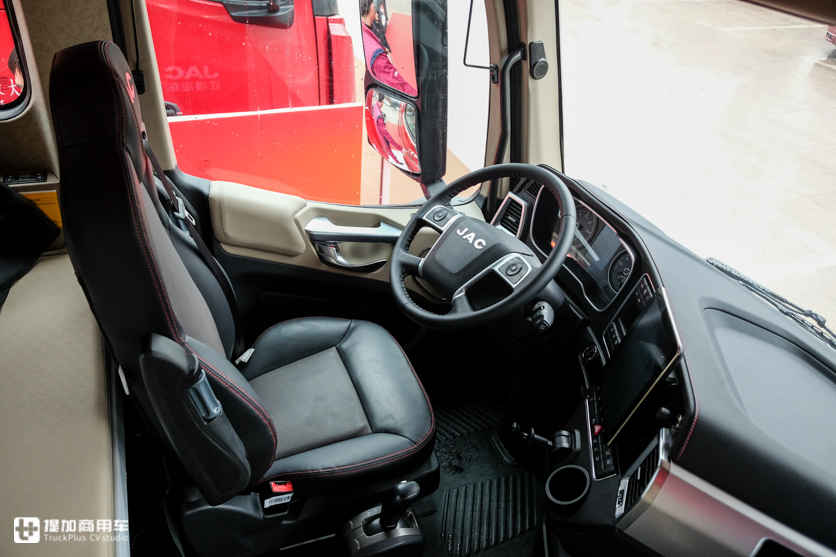 真正可以比拼欧卡的国产旗舰卡车,实拍高配版格尔发K7,配置真到位! - 第17张 - 提加商用车网 真正可以比拼欧卡的国产旗舰卡车,实拍高配版格尔发K7,配置真到位! - 第17张