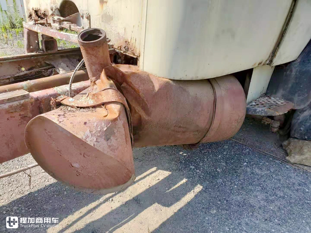 奔驰1959年推出的长头卡车，国内也曾引进，当时的双卧铺配置让人惊叹 - 第9张
