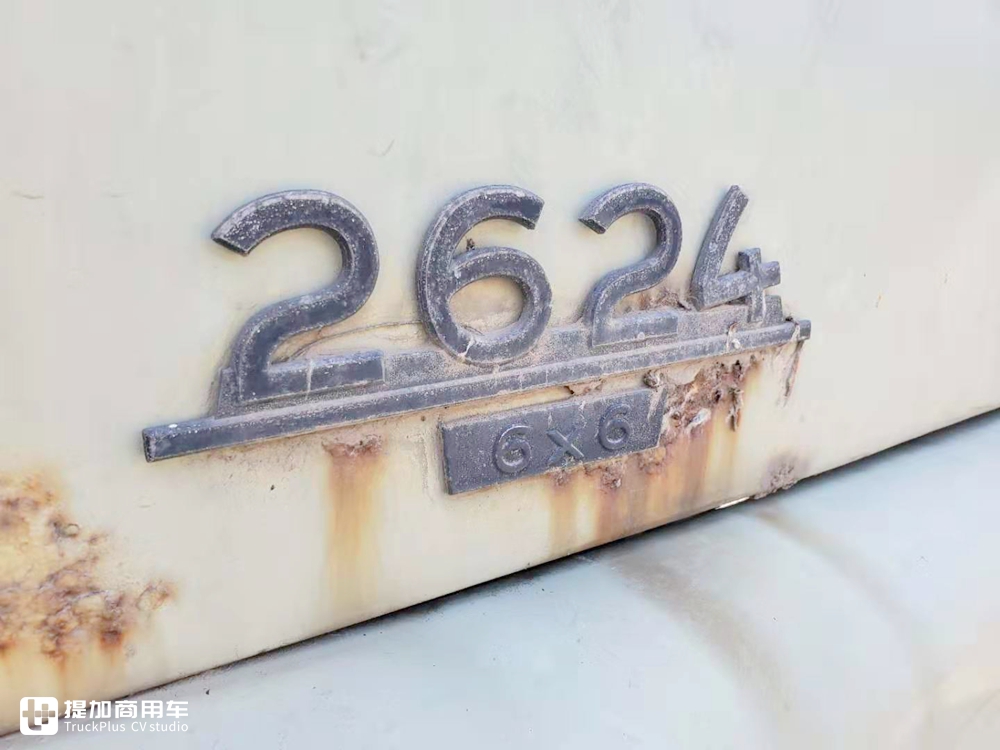 奔驰1959年推出的长头卡车，国内也曾引进，当时的双卧铺配置让人惊叹 - 第15张