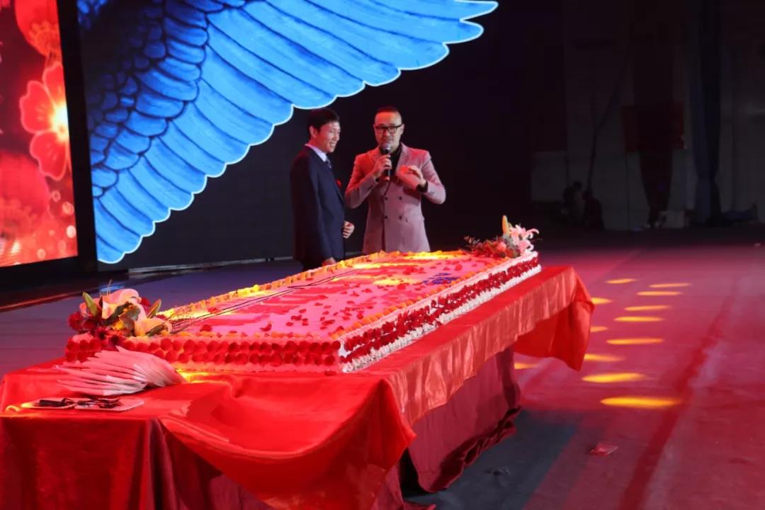 锣响2019年度商务年会暨十周年庆典隆重开幕！当晚订单量达26570台！ - 第13张