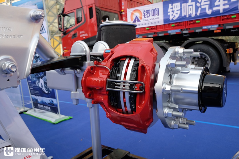 符合新国标的锣响仓栅挂车实拍,自重才5.8吨,还有车桥提升功能 - 第11张 - 提加商用车网 符合新国标的锣响仓栅挂车实拍,自重才5.8吨,还有车桥提升功能 - 第11张