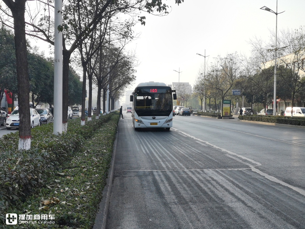 运营4年依然如新,动力强的司机不敢开太快,实地体验宇通8米纯电动公交 - 第2张 - 提加商用车网 运营4年依然如新,动力强的司机不敢开太快,实地体验宇通8米纯电动公交 - 第2张
