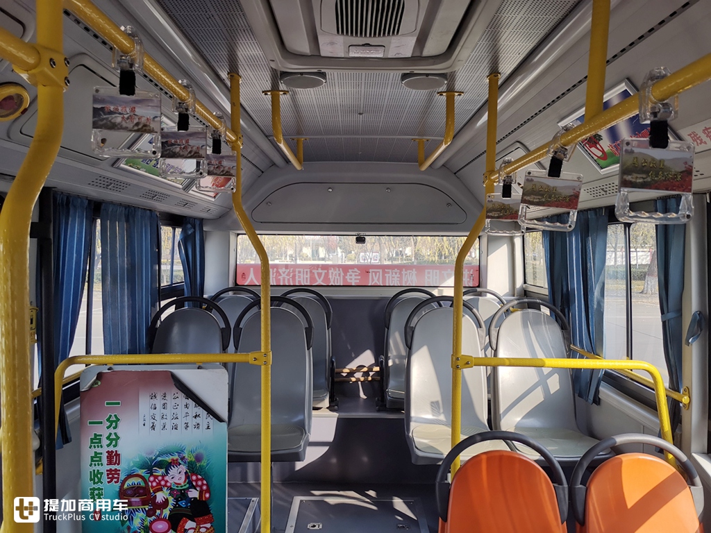 运营4年依然如新,动力强的司机不敢开太快,实地体验宇通8米纯电动公交 - 第6张 - 提加商用车网 运营4年依然如新,动力强的司机不敢开太快,实地体验宇通8米纯电动公交 - 第6张